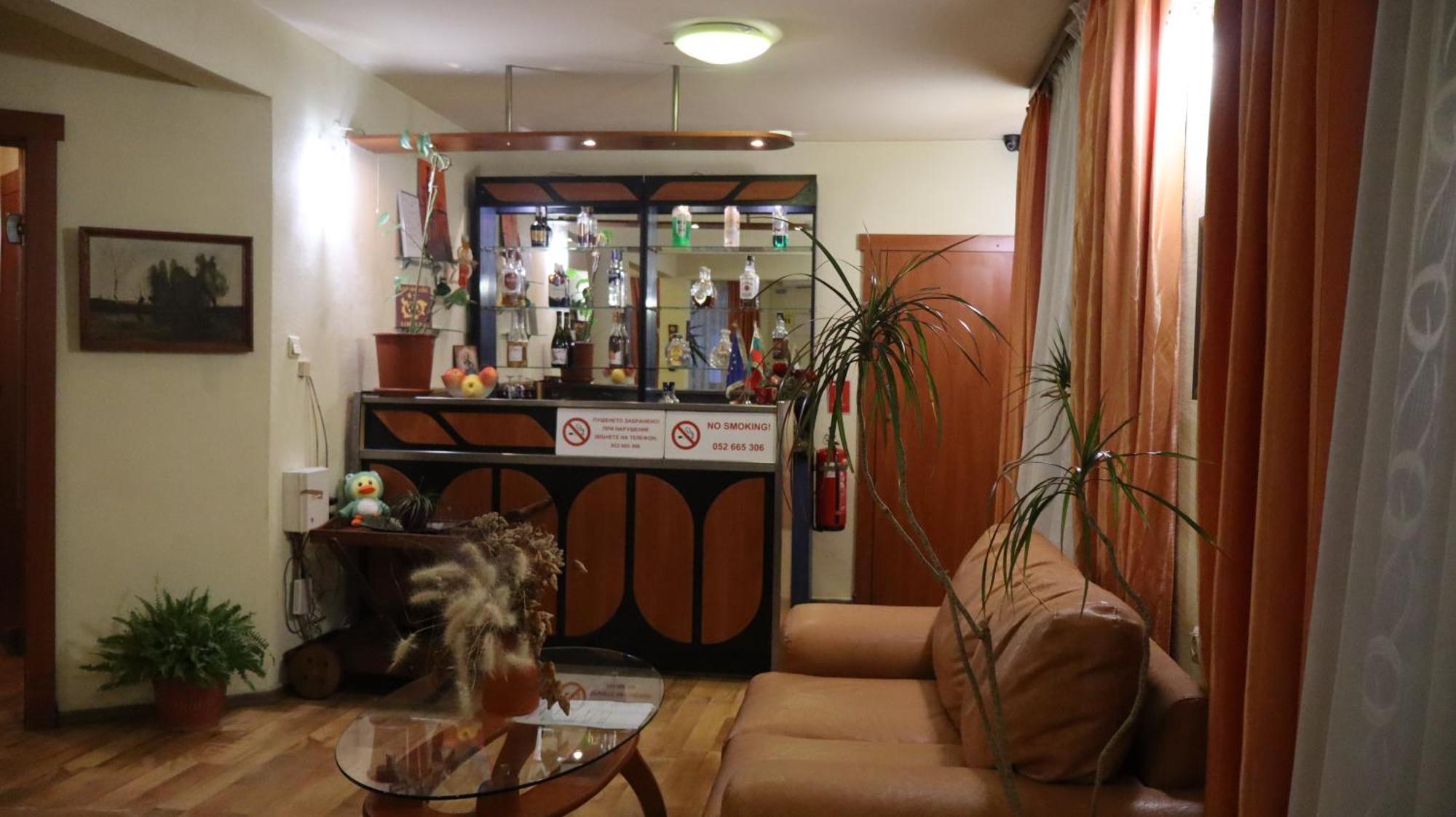 Hotel Palitra Várna Kültér fotó