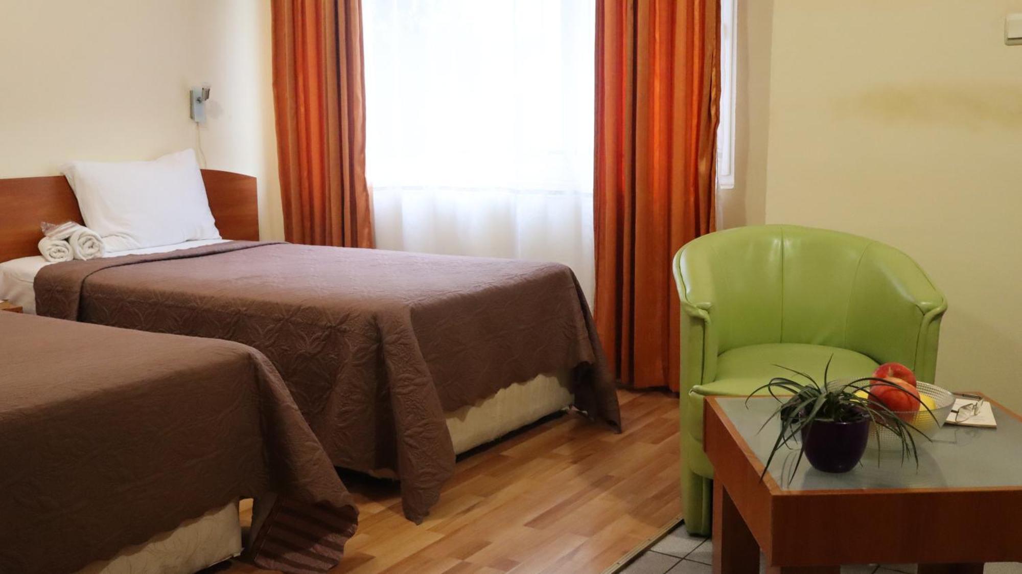 Hotel Palitra Várna Kültér fotó