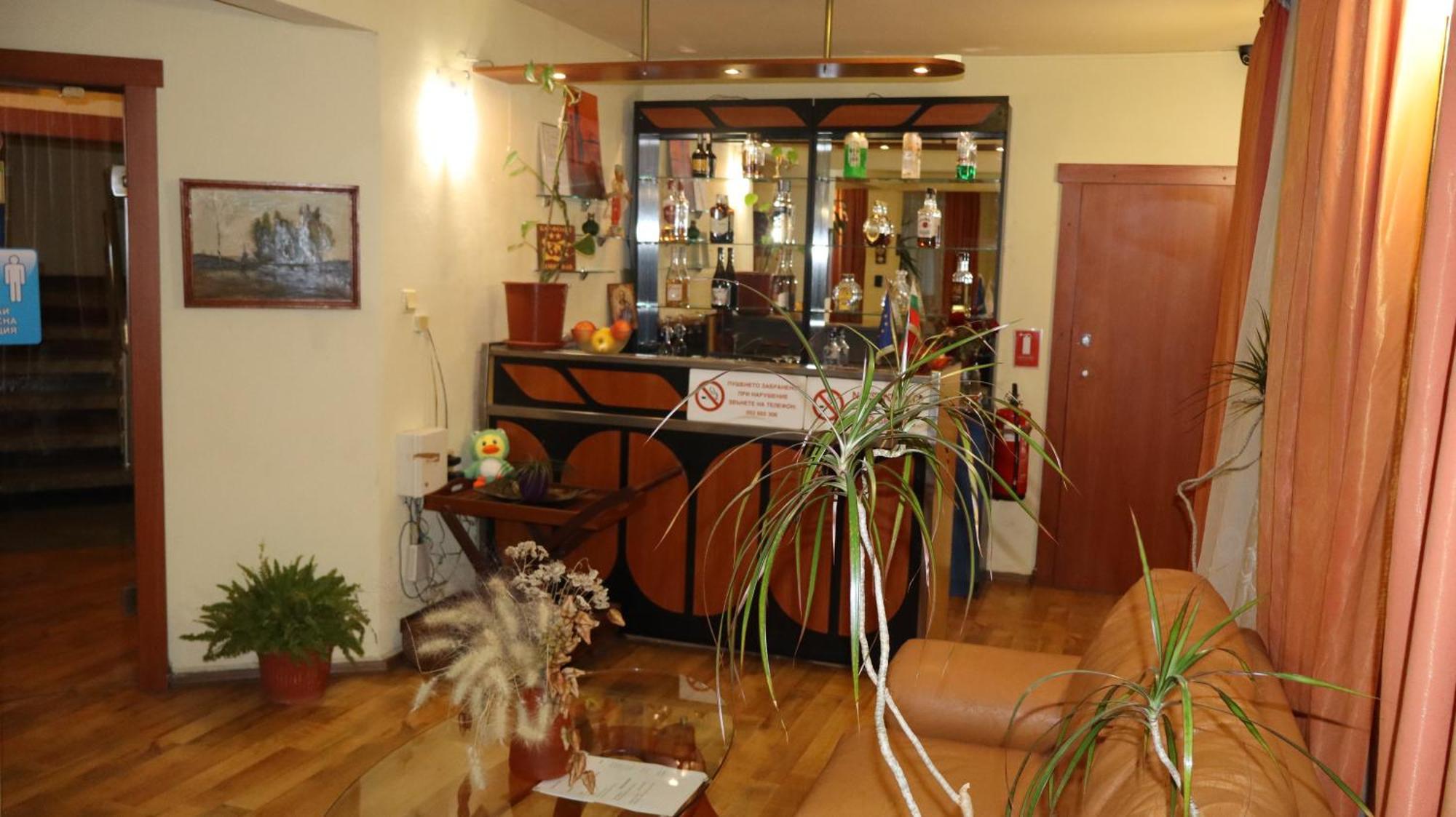 Hotel Palitra Várna Kültér fotó
