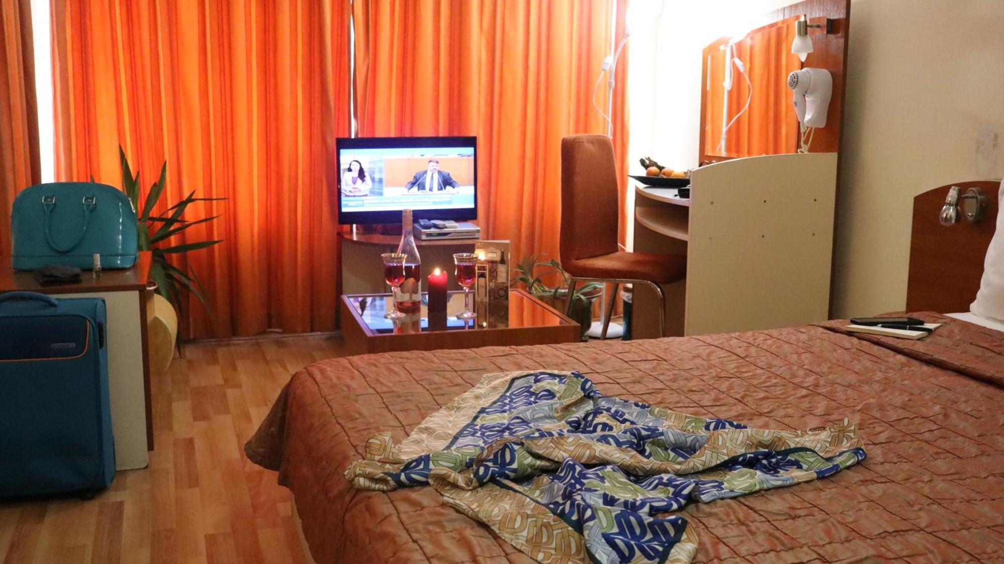 Hotel Palitra Várna Kültér fotó