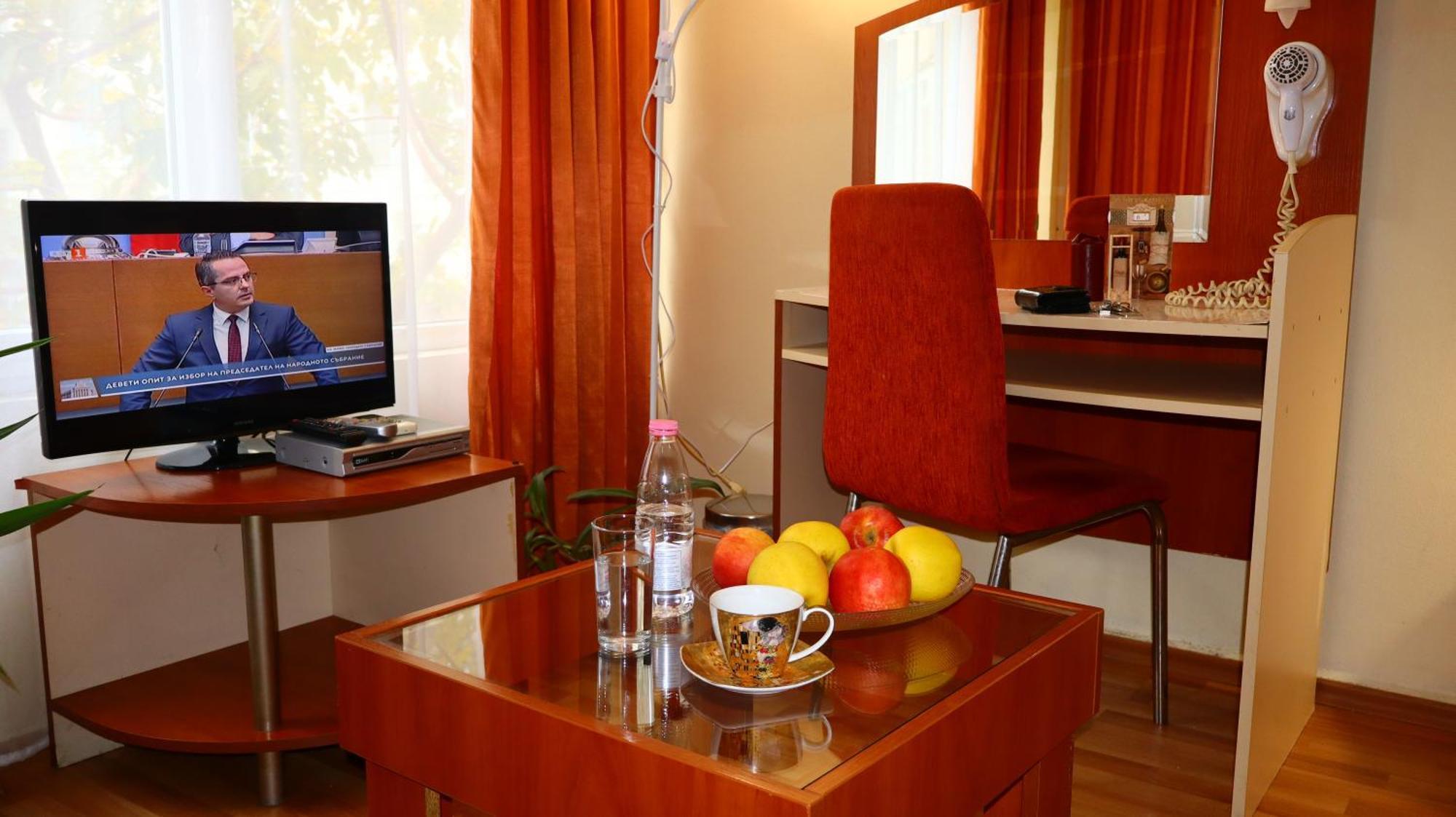 Hotel Palitra Várna Kültér fotó