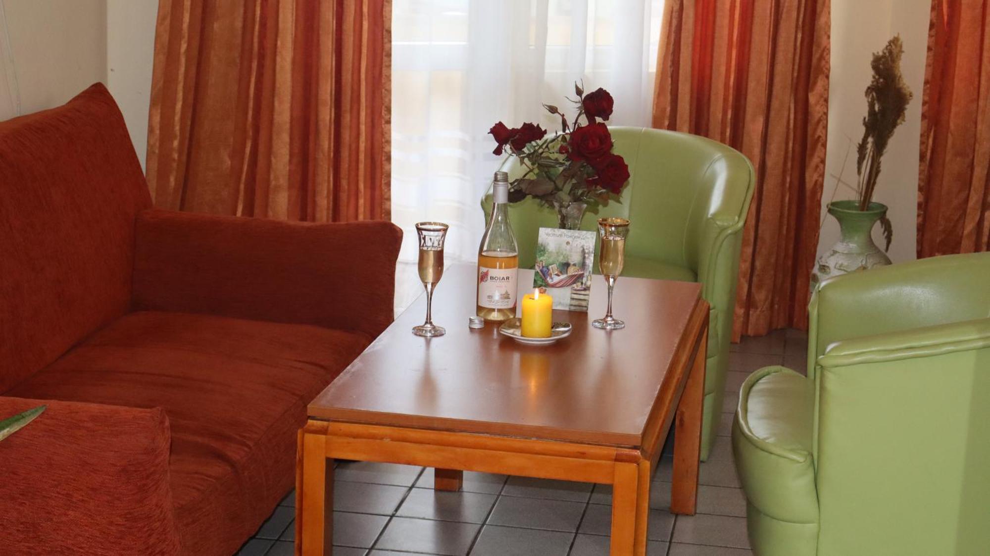 Hotel Palitra Várna Kültér fotó