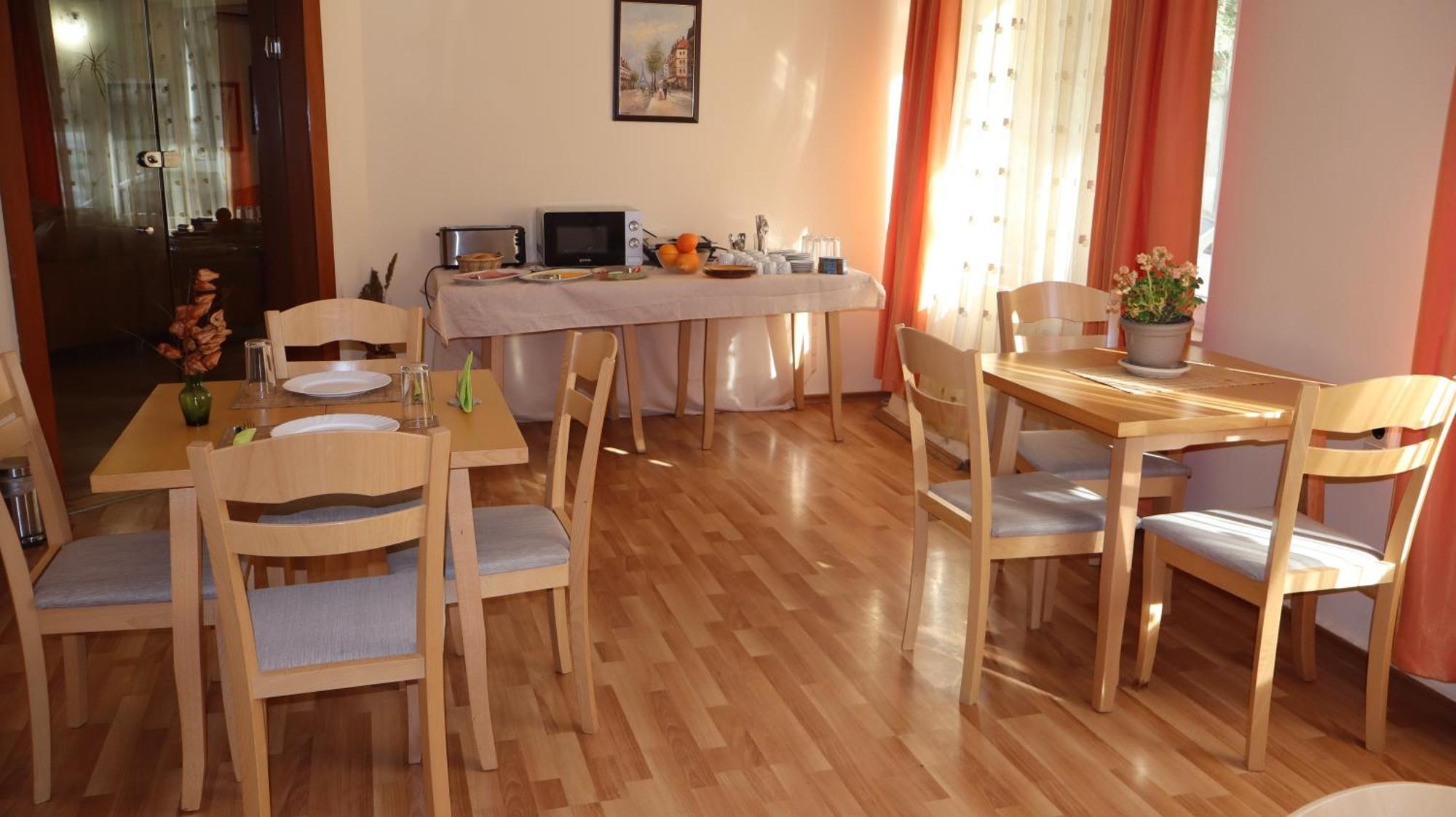 Hotel Palitra Várna Kültér fotó