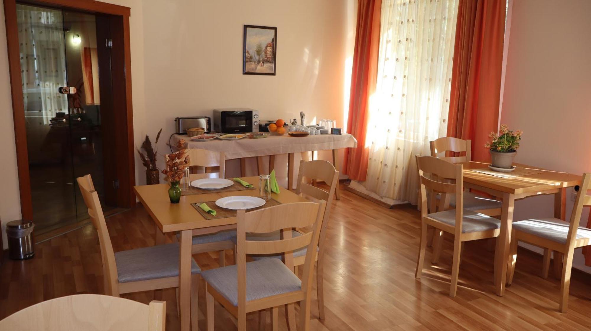 Hotel Palitra Várna Kültér fotó
